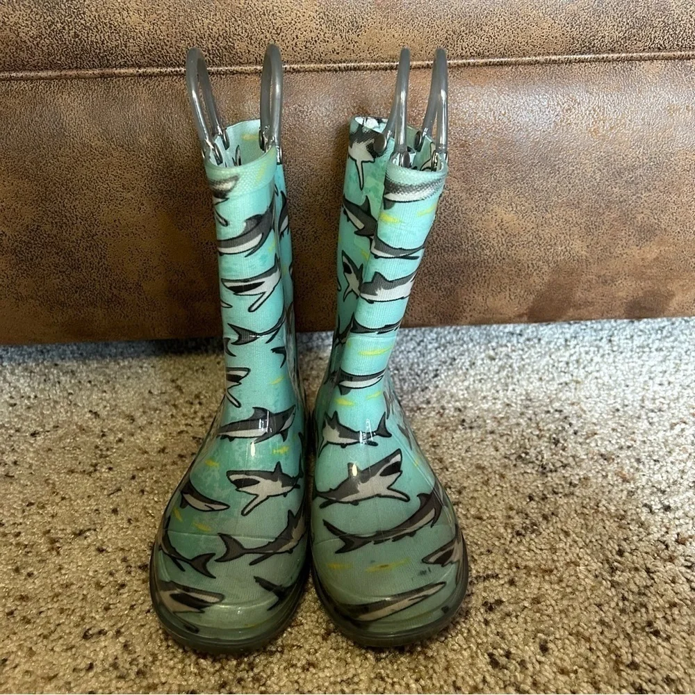 Western Chief Teal Tropic Shark Print Pull-On stain Boots Size 12 Boys